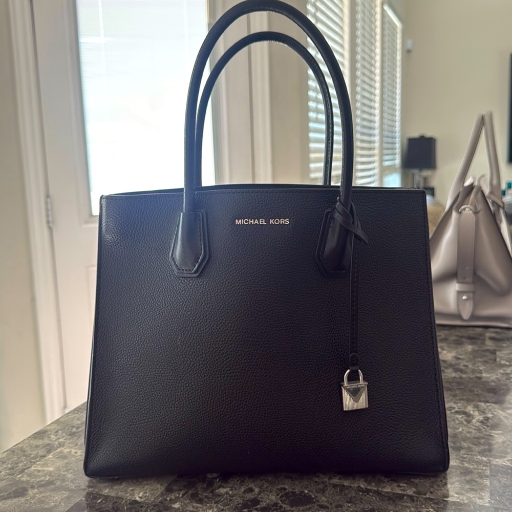 Mercer Large Pebbled Leather Accordion Tote Bag Black Leather W/ Silver Hardware